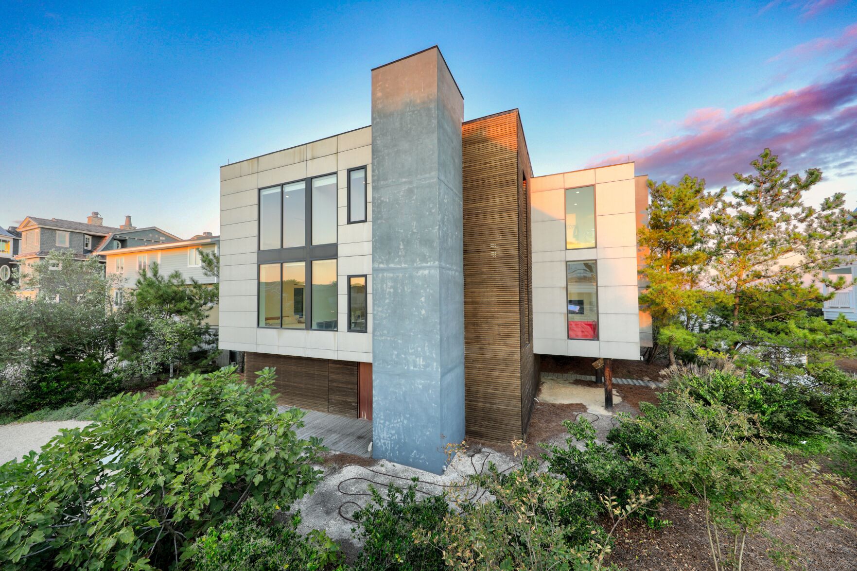 Contemporary North Bethany oceanfront retreat